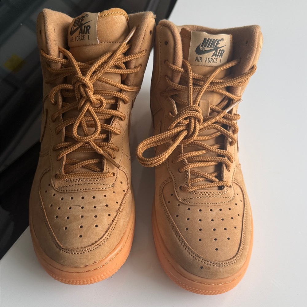 Nike Air Force 1 High Tops in Tan